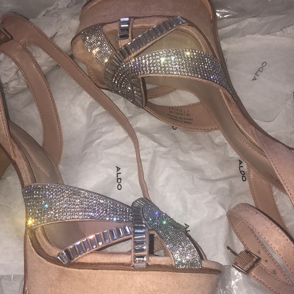 Aldo nude with rhinestones high heel Size :7 - Picture 2 of 5